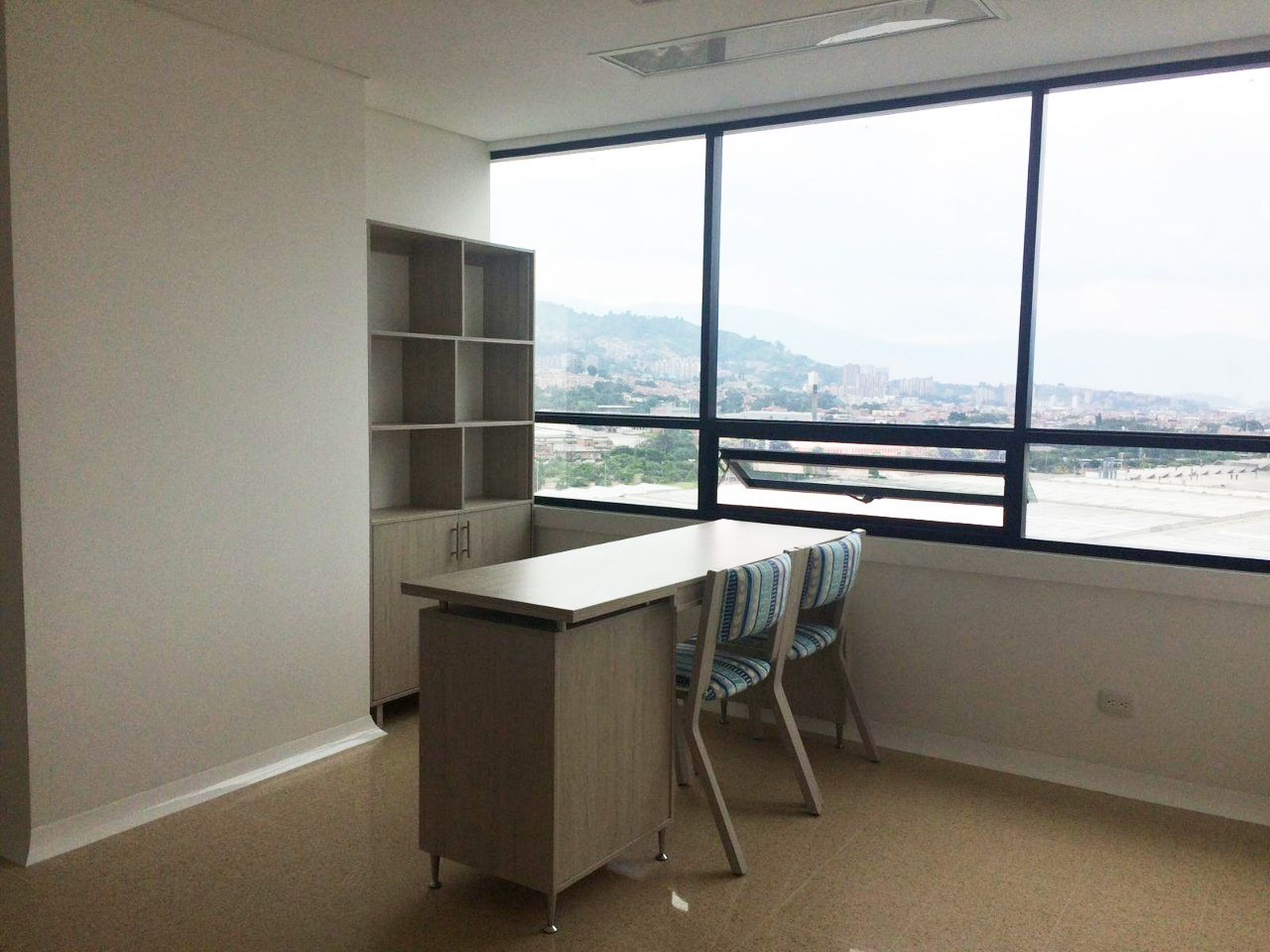 Local en venta Antioquia Medellín Patio Bonito 101 m2 Habitaciones 0 Baños 10 Garajes 1 Precio $1660000000