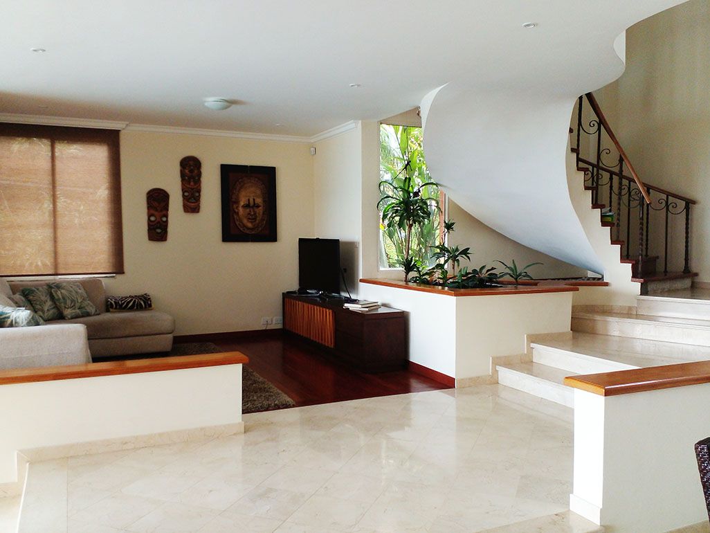 Casa en venta Antioquia Medellín Los Naranjos 340 m2 Habitaciones 4 Baños 8 Garajes 3 Precio $2250000000