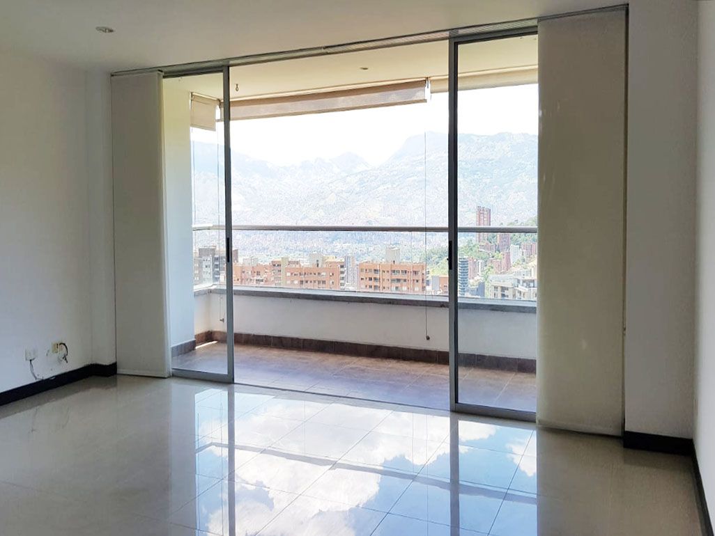 Apartamento en arriendo Antioquia Medellín El Tesoro 110 m2 Habitaciones 3 Baños 2 Garajes 3 Precio $5700000