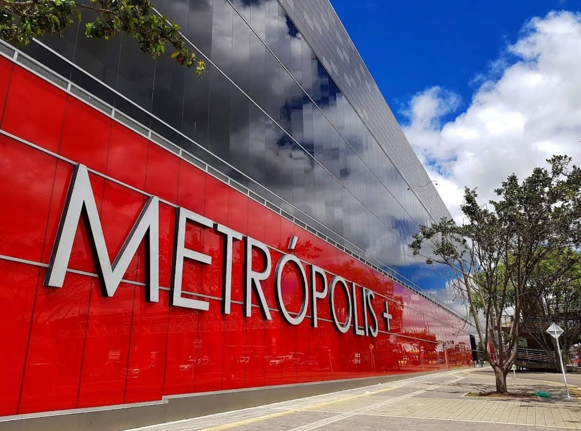 Local en arriendo o venta Cundinamarca Bogotá Metrópolis 205 m2 Habitaciones 0 Baños 0 Garajes 0 Precio venta $1682000000 Precio arriendo $17231832