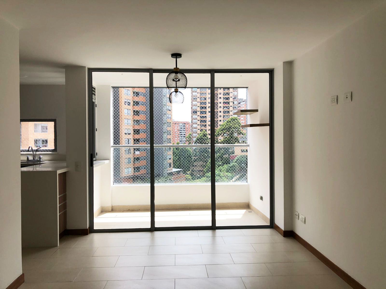 Apartamento en arriendo Antioquia Envigado La Inmaculada 65 m2 Habitaciones 2 Baños 2 Garajes 2 Precio $3400000