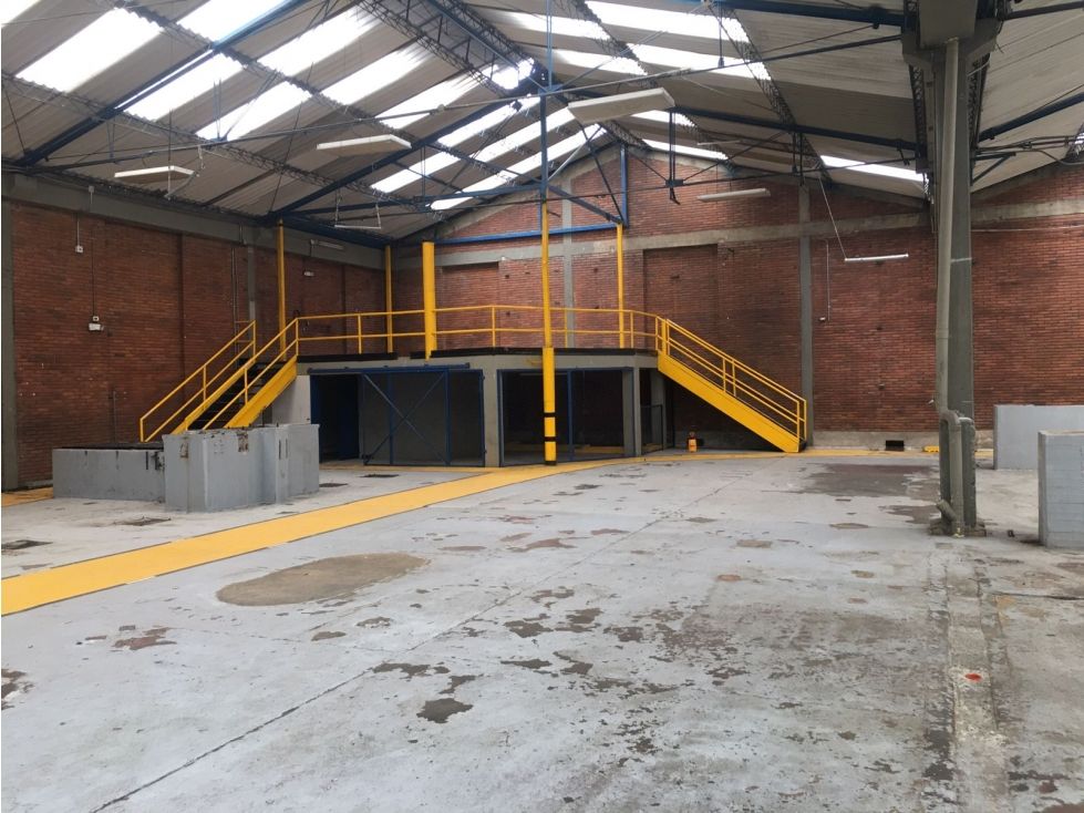 Bodega en arriendo Cundinamarca Bogotá Salazar Gomez 1850 m2 Habitaciones 0 Baños 13 Garajes 7 Precio $50000000