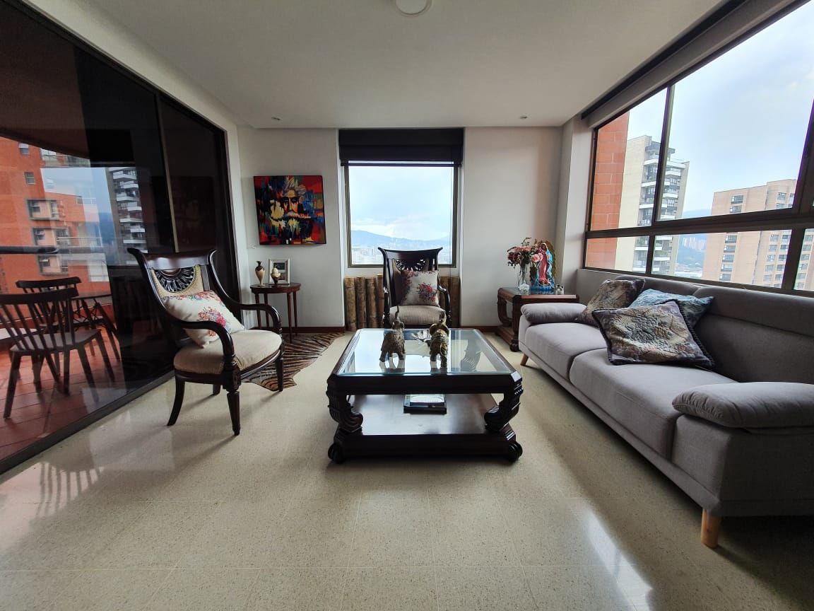 Apartamento en venta Antioquia Medellín La Linde 216 m2 Habitaciones 3 Baños 6 Garajes 4 Precio $980000000