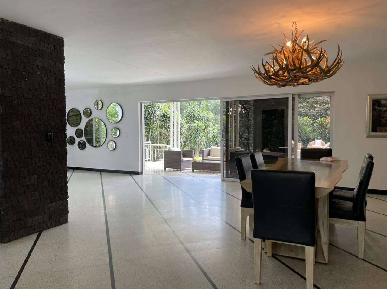 Casa en arriendo Antioquia Medellín Las Palmas 500 m2 Habitaciones 4 Baños 4 Garajes 12 Precio $33000000
