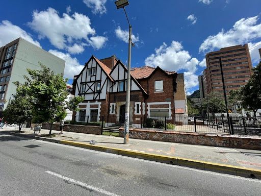 Casa en arriendo Cundinamarca Bogotá Sagrado Corazon 370 m2 Habitaciones 11 Baños 8 Garajes 16 Precio $16000000