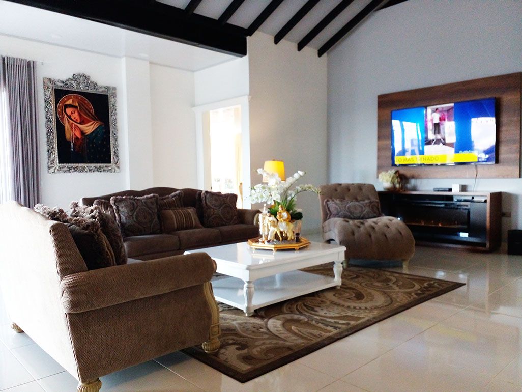 Casa en arriendo o venta Antioquia Envigado La Mesa 470 m2 Habitaciones 4 Baños 8 Garajes 4 Precio venta $1450000000 Precio arriendo $11500000