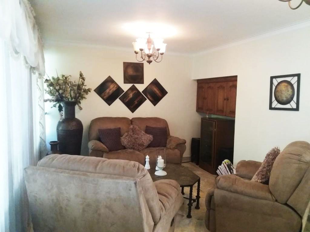 Casa en venta Antioquia Envigado La Mesa 250 m2 Habitaciones 5 Baños 6 Garajes 3 Precio $1300000000