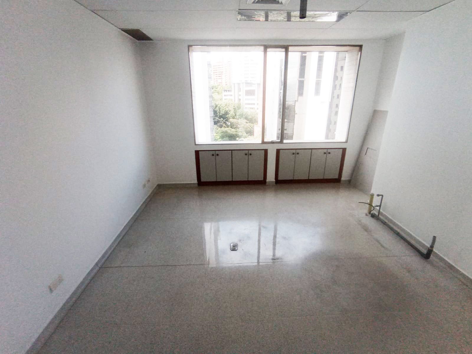 Consultorio en arriendo Antioquia Medellín El Poblado 40 m2 Habitaciones 0 Baños 0 Garajes 2 Precio $3000000