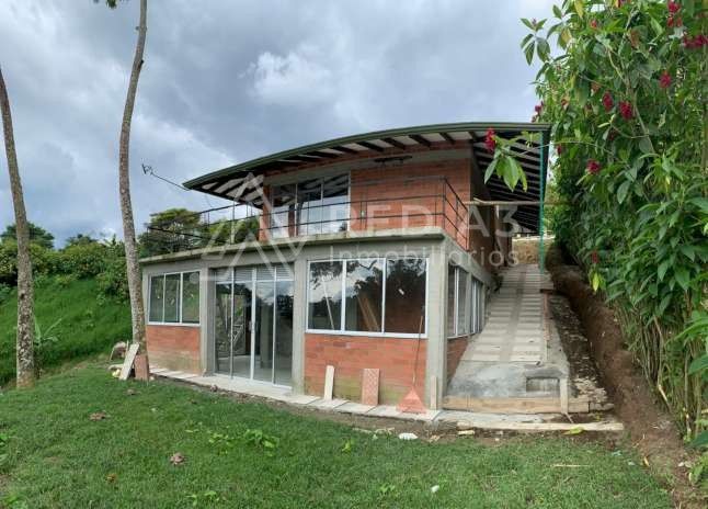 Finca en venta Risaralda Pereira Pereira 240 m2 Habitaciones 3 Baños 4 Garajes 5 Precio $1300000000