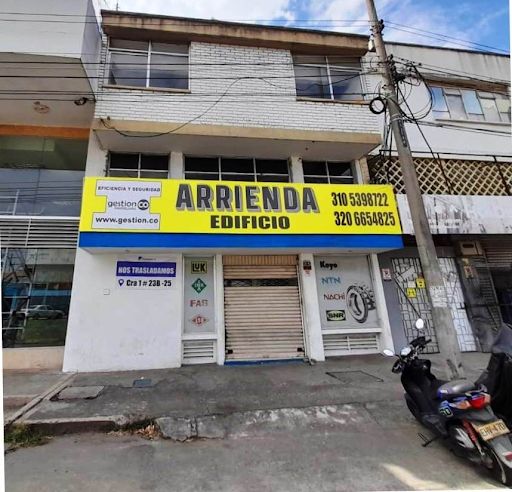 Local en arriendo Valle Del Cauca Cali El Hoyo 382 m2 Habitaciones 0 Baños 4 Garajes 3 Precio $4500000