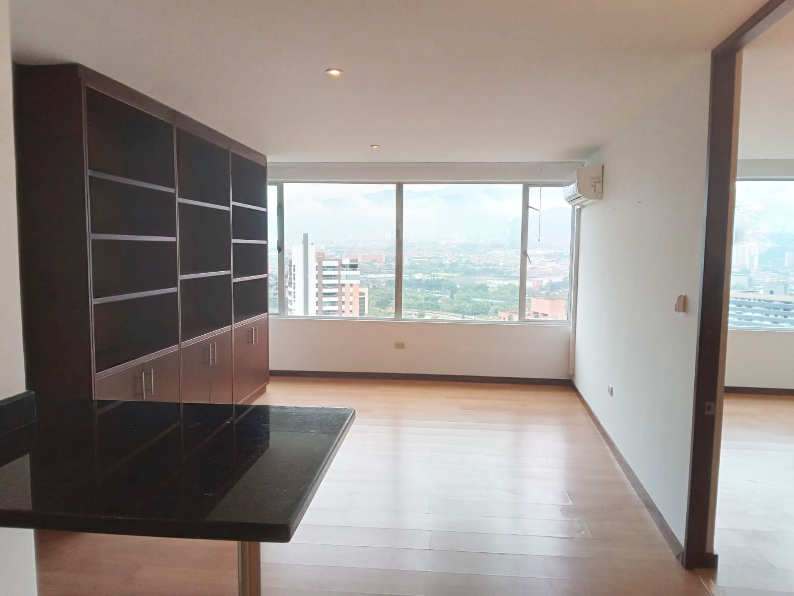 Apartamento en arriendo o venta Antioquia Medellín La Aguacatala 80 m2 Habitaciones 2 Baños 2 Garajes 2 Precio venta $660000000 Precio arriendo $3900000