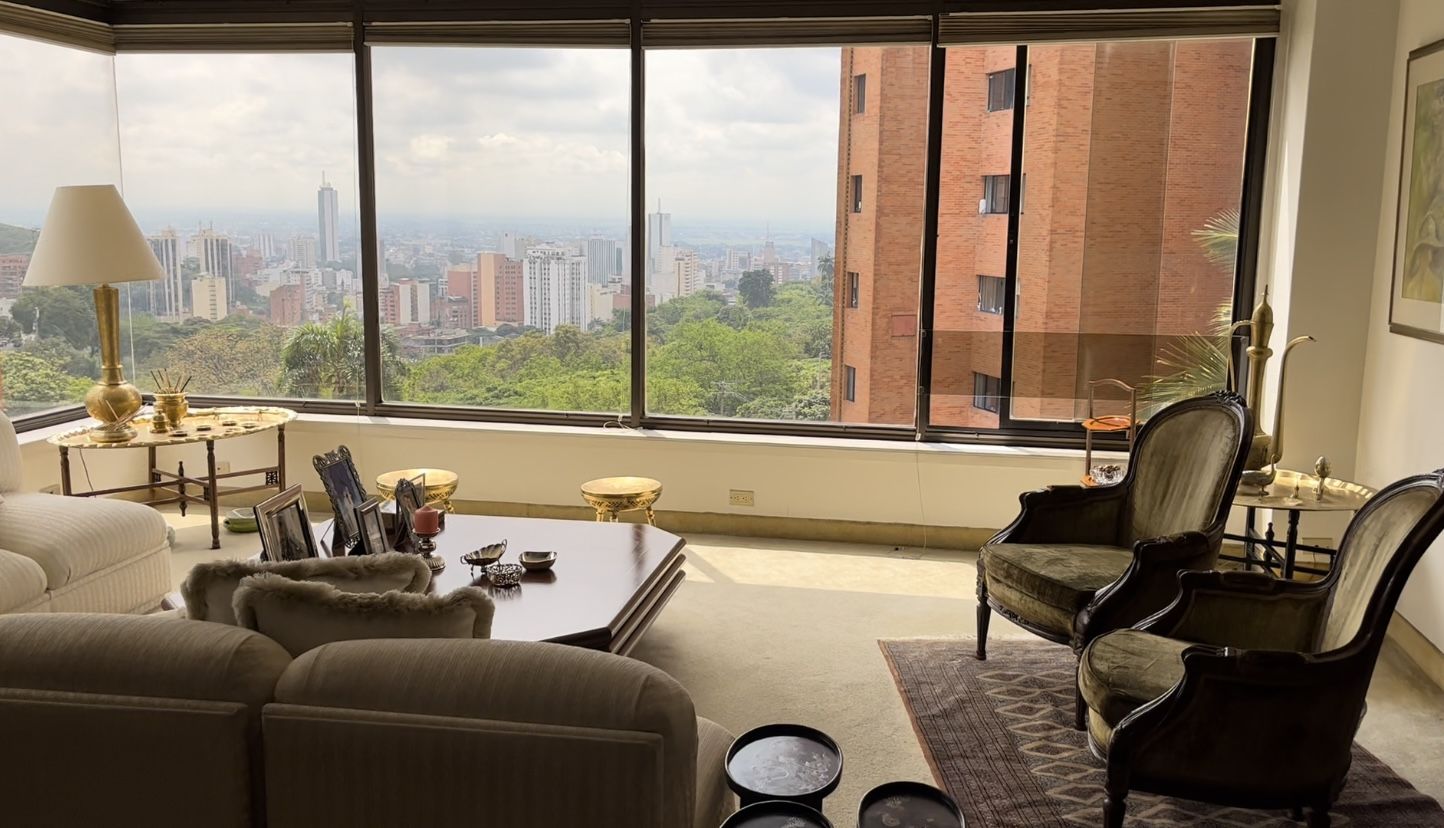 Apartamento en venta Valle Del Cauca Cali Bellavista 380 m2 Habitaciones 3 Baños 8 Garajes 3 Precio $1200000000