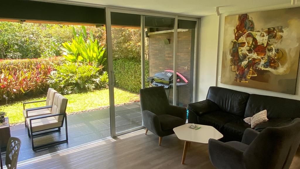 Casa en venta Antioquia Envigado La Mesa 150 m2 Habitaciones 4 Baños 8 Garajes 3 Precio $950000000