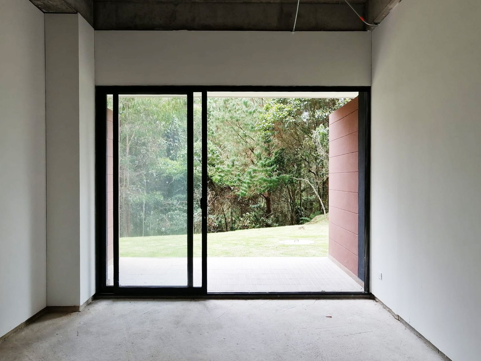 Oficina en venta Antioquia Envigado La Mesa 81 m2 Habitaciones 0 Baños 0 Garajes 2 Precio $674000000