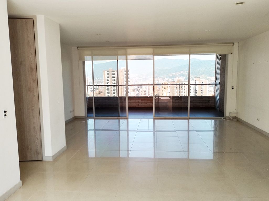 Apartamento en arriendo Antioquia Medellín El Tesoro 125 m2 Habitaciones 2 Baños 4 Garajes 3 Precio $4000000