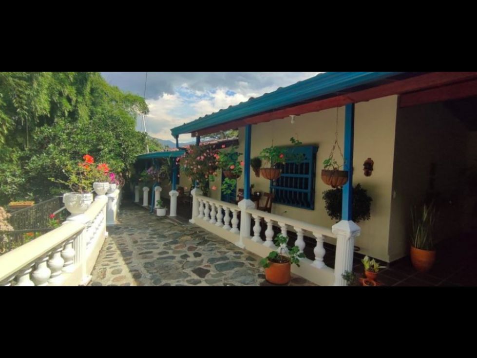 Finca en venta Antioquia Girardota Girardota 300 m2 Habitaciones 4 Baños 3 Garajes 7 Precio $1900000000