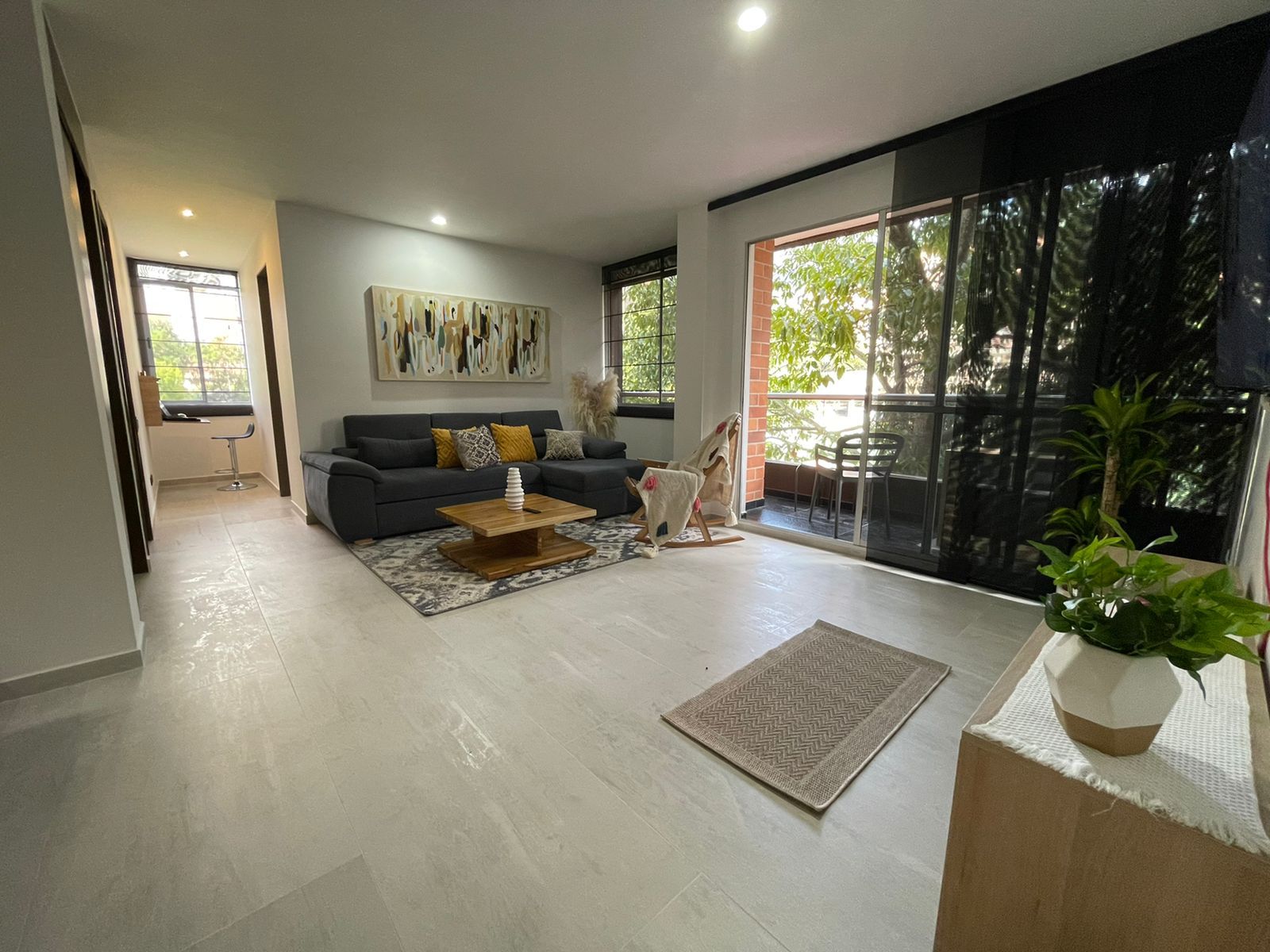 Apartamento en arriendo Antioquia Envigado Cumbres 92 m2 Habitaciones 2 Baños 2 Garajes 3 Precio $5200000