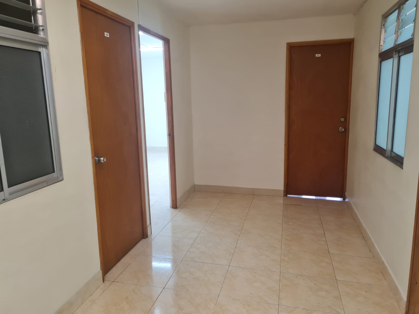 Oficina en arriendo Antioquia Medellín Centro 20 m2 Habitaciones 0 Baños 10 Garajes 1 Precio $1100000