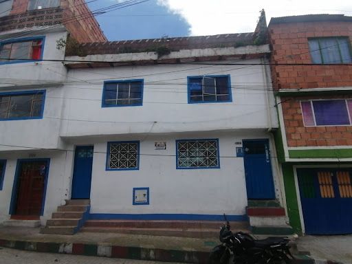 Casa en venta Cundinamarca Bogotá El Pesebre 300 m2 Habitaciones 9 Baños 13 Garajes 1 Precio $260000000