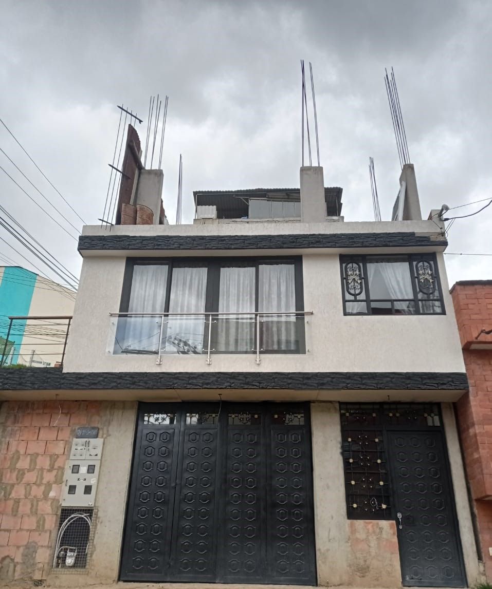 Casa en venta Cundinamarca Bogotá El Socorro Iii Sector 160 m2 Habitaciones 4 Baños 2 Garajes 2 Precio $360000000