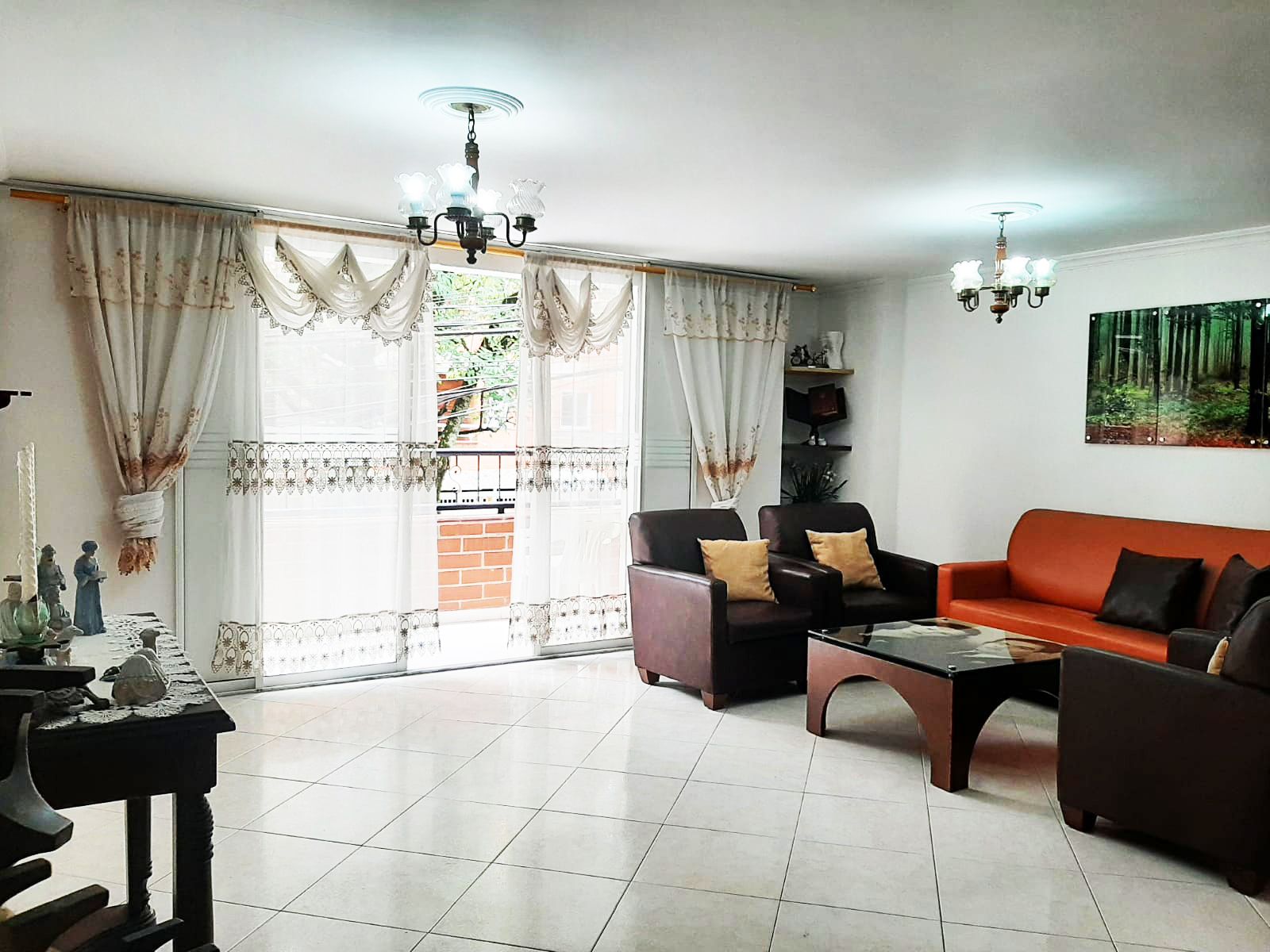 Apartamento en venta Antioquia Envigado Bucarest 172 m2 Habitaciones 4 Baños 2 Garajes 2 Precio $615000000