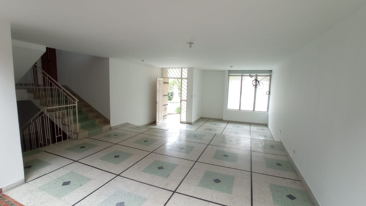 Local en arriendo Antioquia Medellín Calasanz 330 m2 Habitaciones 0 Baños 7 Garajes 1 Precio $7750000
