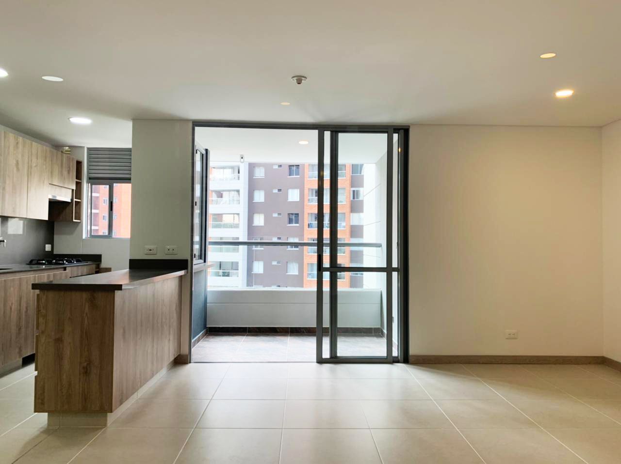 Apartamento en arriendo Antioquia Envigado Uribe Ángel 105 m2 Habitaciones 3 Baños 4 Garajes 3 Precio $4200000