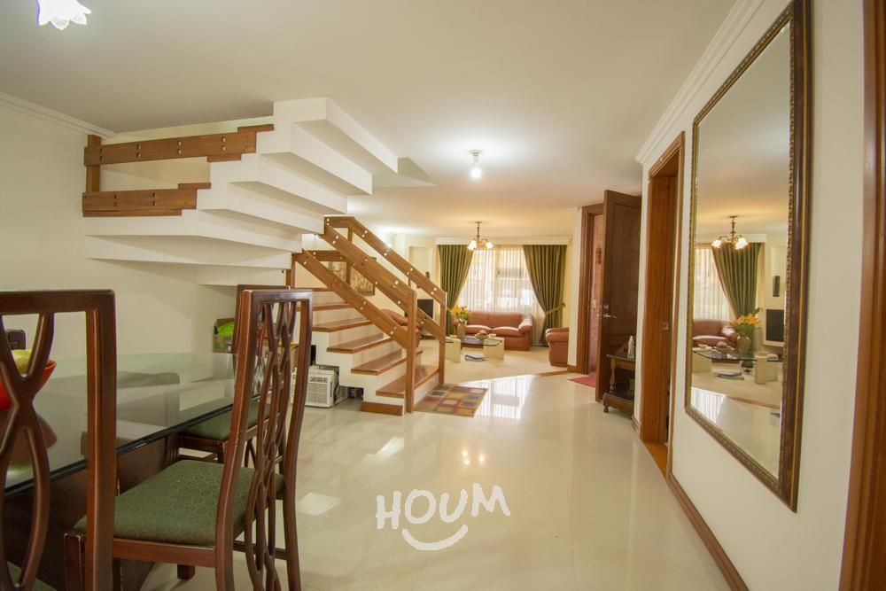 Casa en venta Cundinamarca Chía Cr Villa Mercedes 300 m2 Habitaciones 6 Baños 5 Garajes 2 Precio $980000000