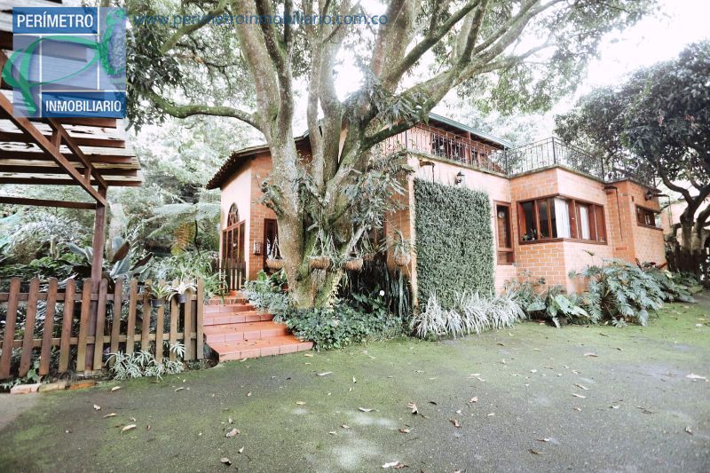 Casa en venta Antioquia Envigado Loma Del Atravesado 243 m2 Habitaciones 4 Baños 3 Garajes 6 Precio $1850000000