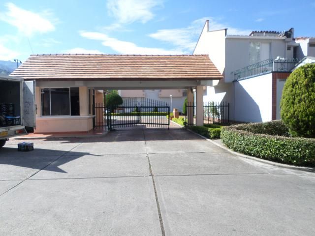 Casa en arriendo Santander Piedecuesta Piedecuesta 65 m2 Habitaciones 3 Baños 4 Garajes 2 Precio $2783000