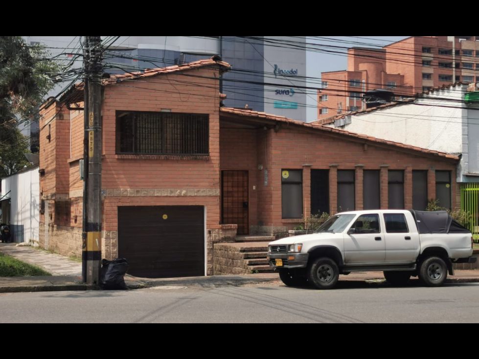 Casa en venta Antioquia Medellín El Nogal- Los Almendros 270 m2 Habitaciones 8 Baños 8 Garajes 2 Precio $1580000000