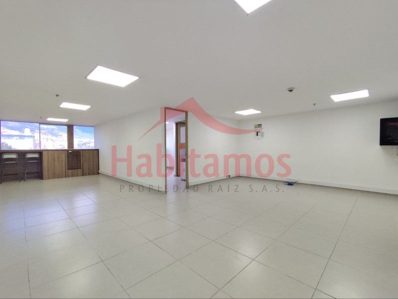 Oficina en arriendo o venta Antioquia Medellín Naranjal 75 m2 Habitaciones 0 Baños 1 Garajes 0 Precio venta $635000000 Precio arriendo $623790000