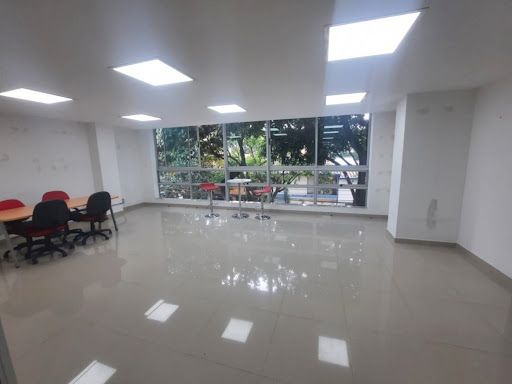 Oficina en arriendo Antioquia Medellín Suramericana 85 m2 Habitaciones 0 Baños 1 Garajes 0 Precio $4800000