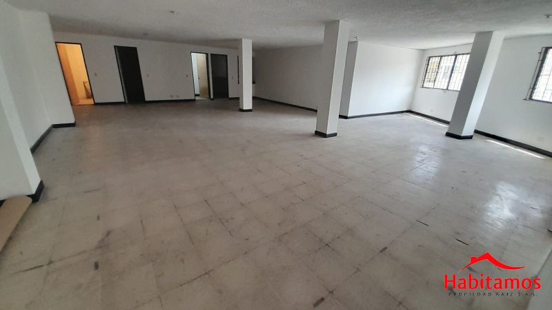 Local en venta Antioquia Medellín Rosales 187 m2 Habitaciones 0 Baños 2 Garajes 0 Precio $480000000