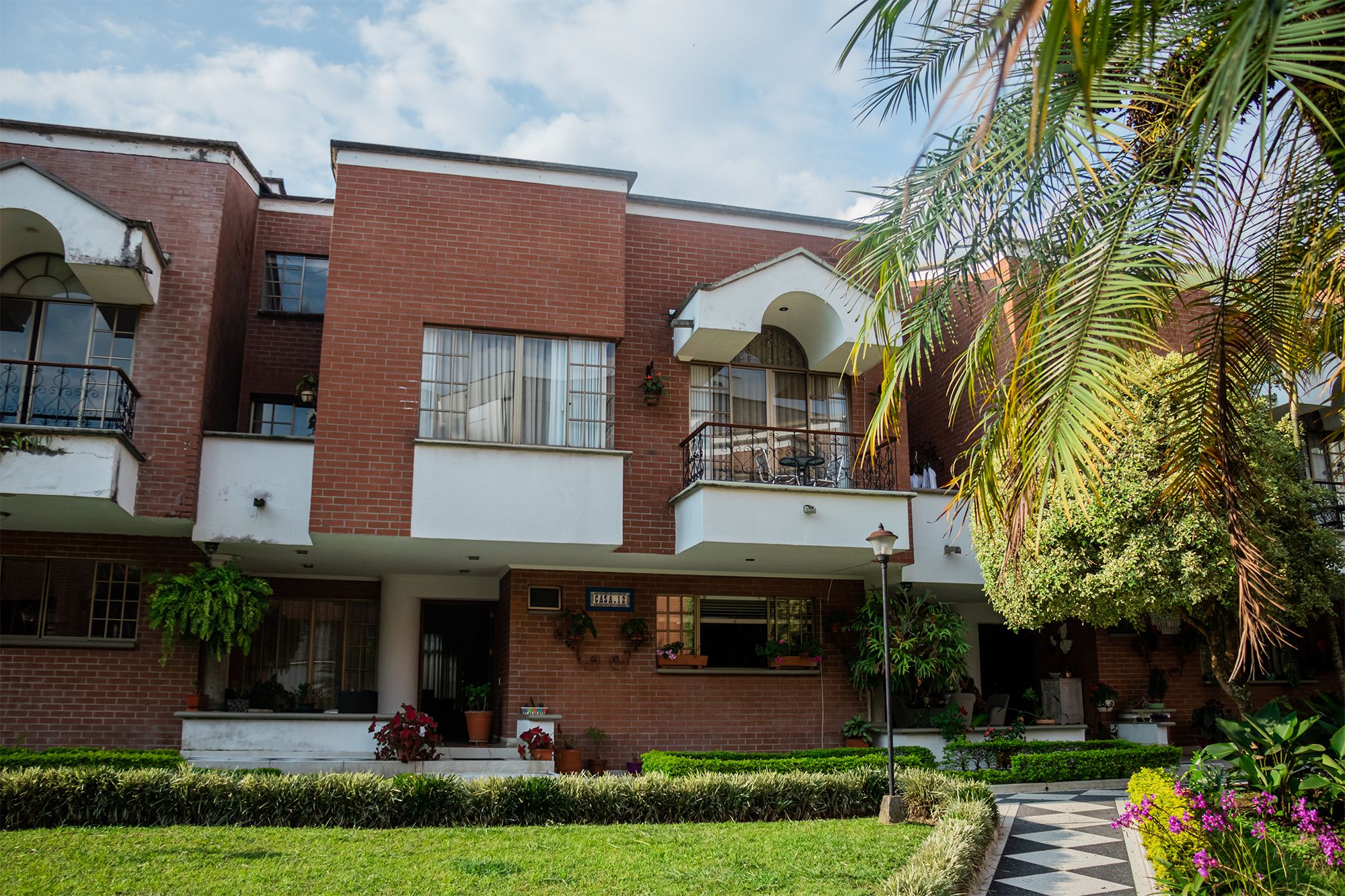 Casa en venta Risaralda Pereira Pinares Alto 75 m2 Habitaciones 3 Baños 4 Garajes 3 Precio $1100000000