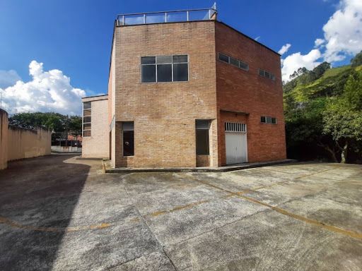 Bodega en arriendo Antioquia La Estrella Sierra Morena 866 m2 Habitaciones 0 Baños 5 Garajes 4 Precio $30000000