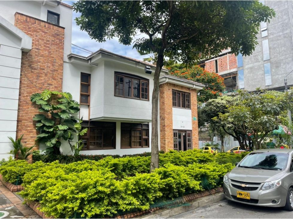 Casa en arriendo Santander Bucaramanga La Aurora 470 m2 Habitaciones 10 Baños 4 Garajes 0 Precio $9000000