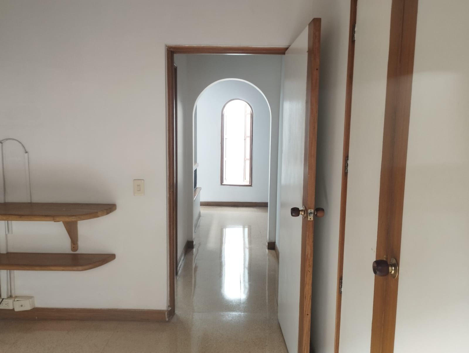 Casa en arriendo Antioquia Medellín La Linde 300 m2 Habitaciones 4 Baños 4 Garajes 2 Precio $6500000