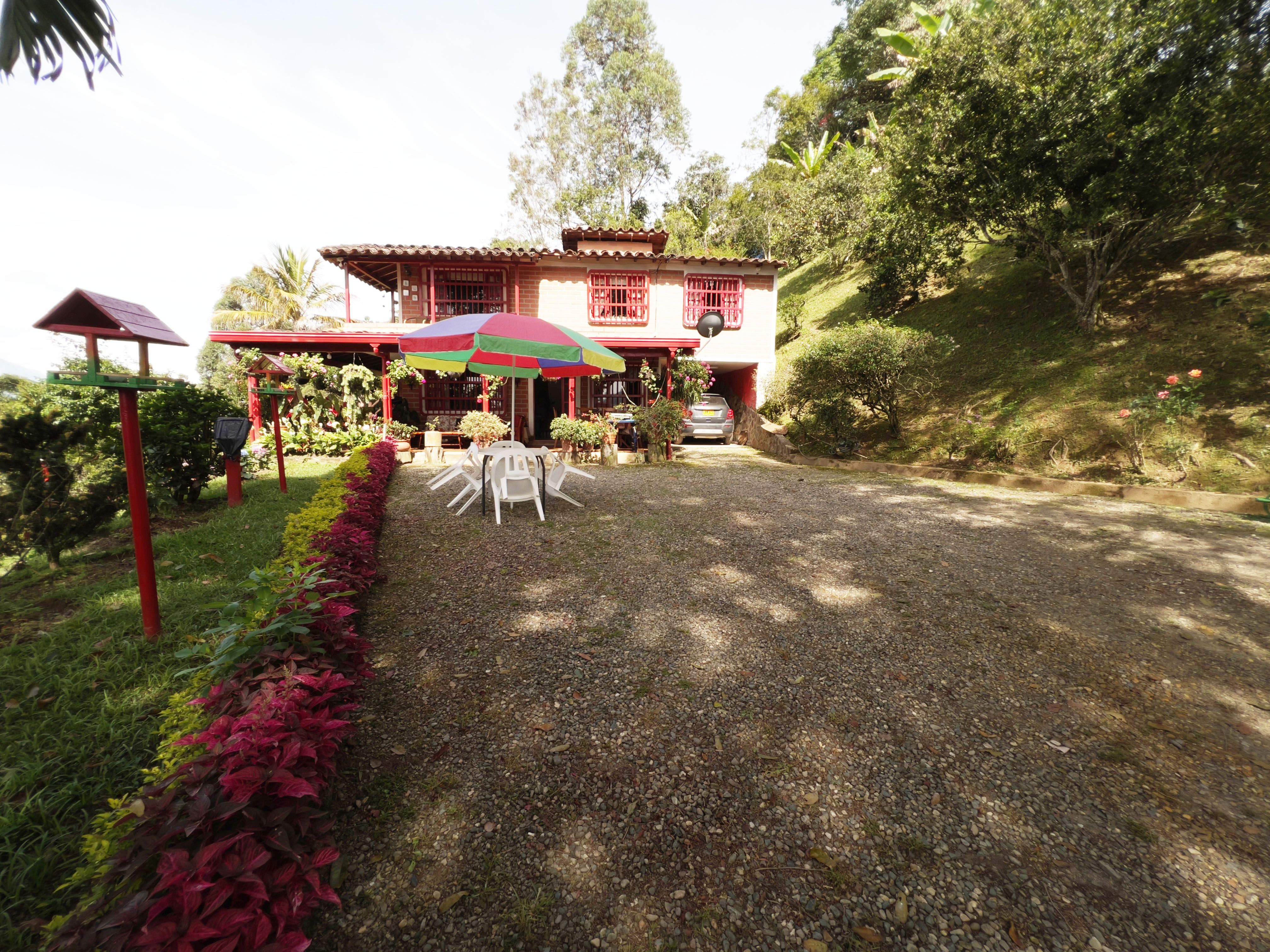 Finca en venta Antioquia Barbosa Asd 4000 m2 Habitaciones 3 Baños 2 Garajes 3 Precio $720000000