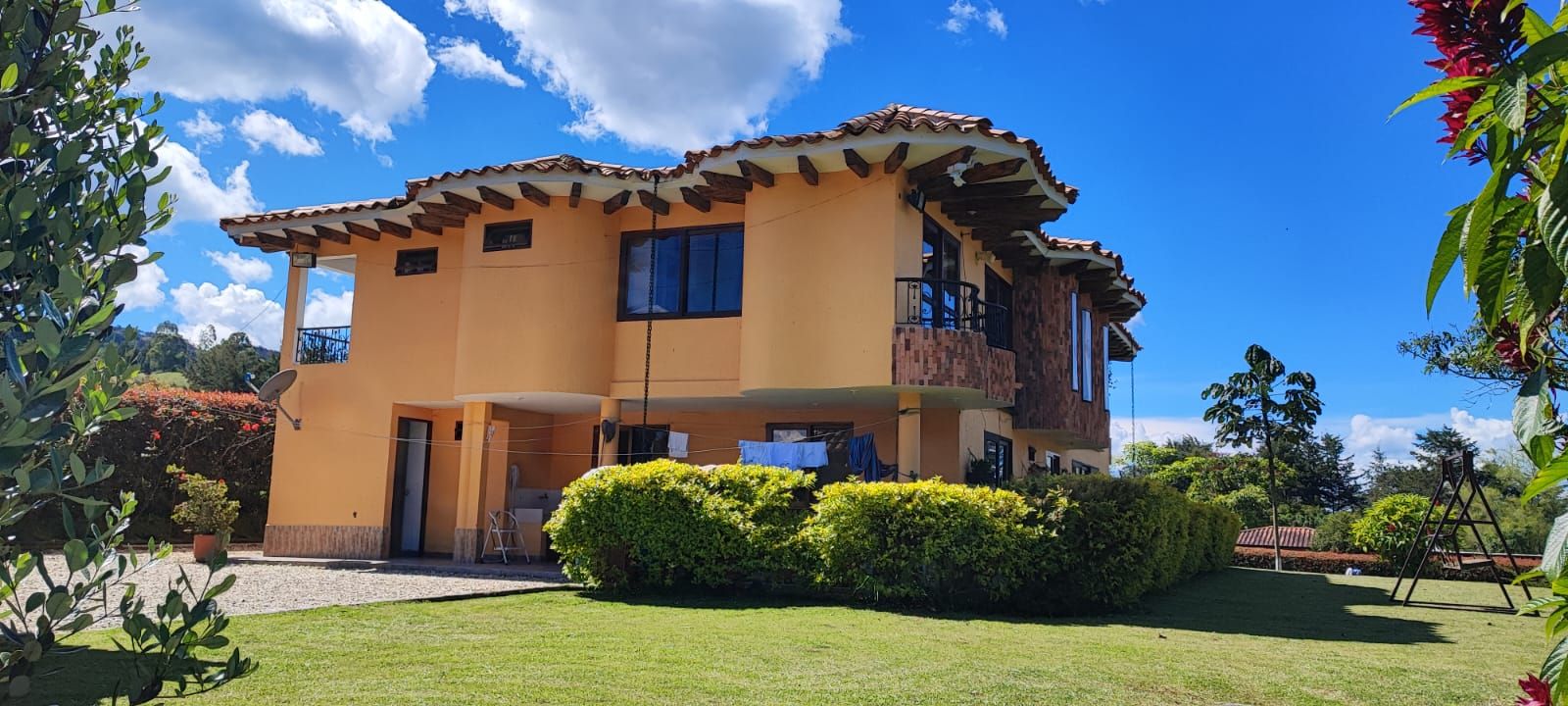 Finca en venta Antioquia La Ceja La Ceja 374 m2 Habitaciones 8 Baños 4 Garajes 7 Precio $2300000000