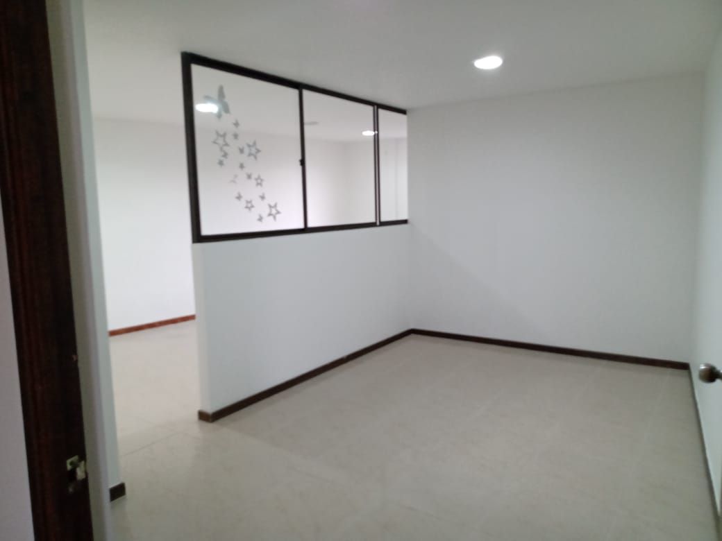 Oficina en arriendo o venta Antioquia Rionegro Aeropuerto 45 m2 Habitaciones 0 Baños 0 Garajes 2 Precio venta $250000000 Precio arriendo $1500000