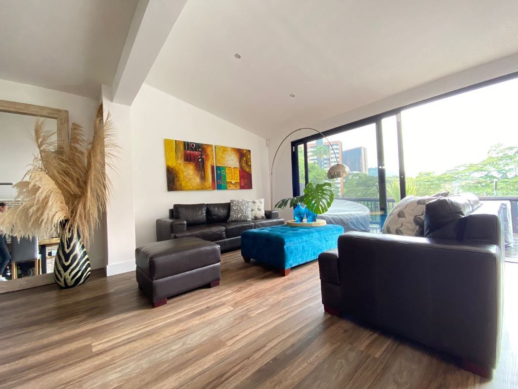 Casa en venta Antioquia Envigado La Mesa 212 m2 Habitaciones 3 Baños 4 Garajes 3 Precio $950000000