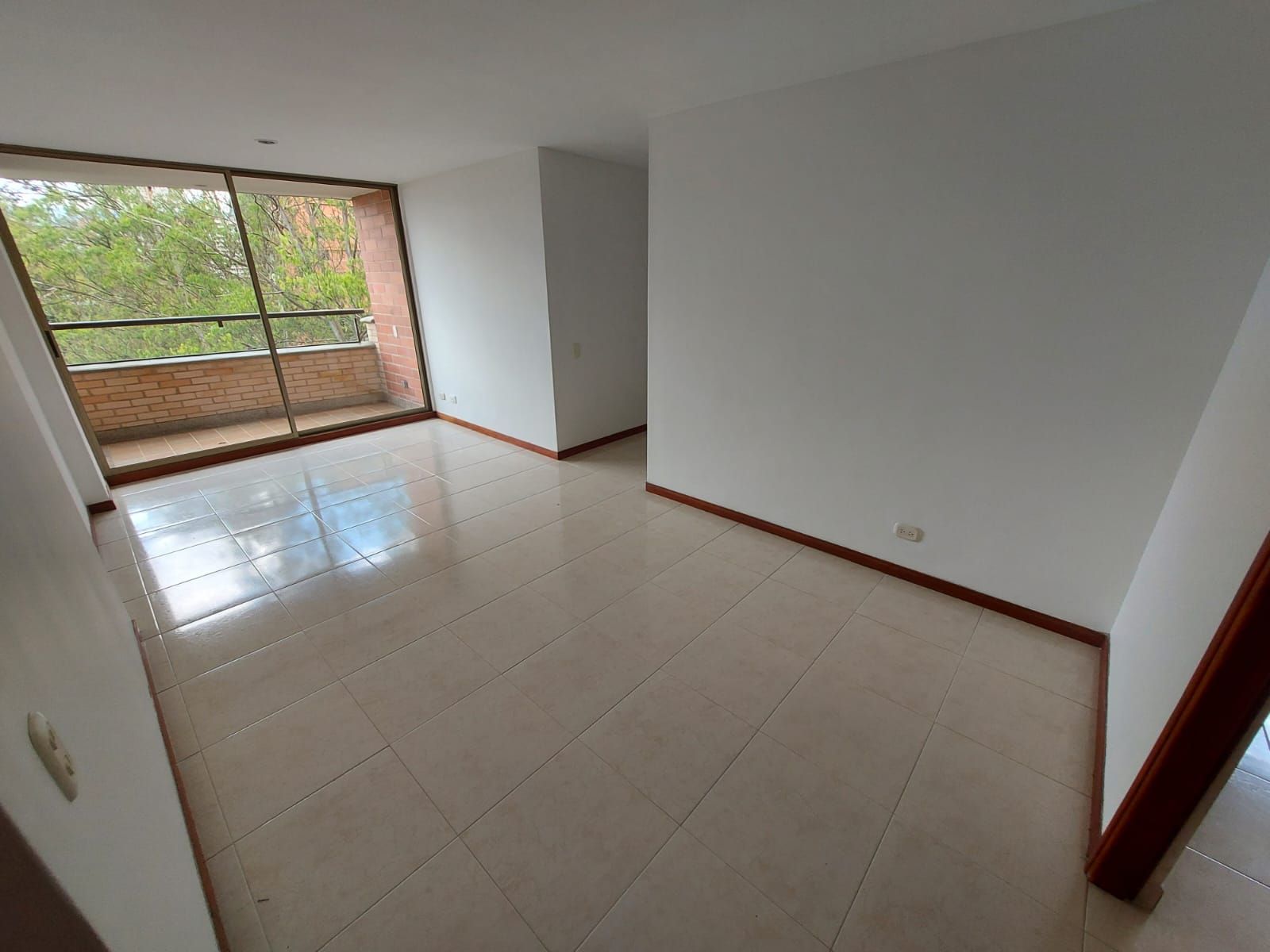 Apartamento en arriendo Antioquia Medellín Los Naranjos 100 m2 Habitaciones 3 Baños 2 Garajes 2 Precio $4500000