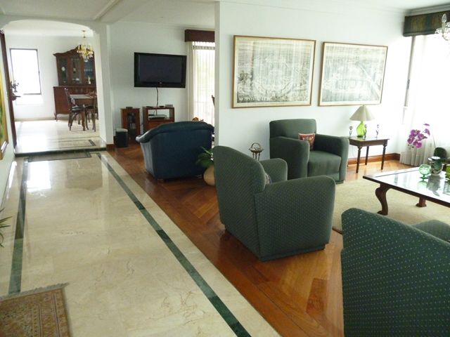 Apartamento en arriendo o venta Antioquia Medellín Alejandria 215 m2 Habitaciones 4 Baños 8 Garajes 5 Precio venta $1350000000 Precio arriendo $8500000