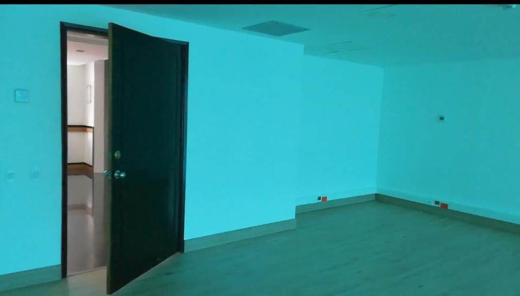 Oficina en arriendo Antioquia Medellín El Poblado 100 m2 Habitaciones 0 Baños 0 Garajes 2 Precio $6600000