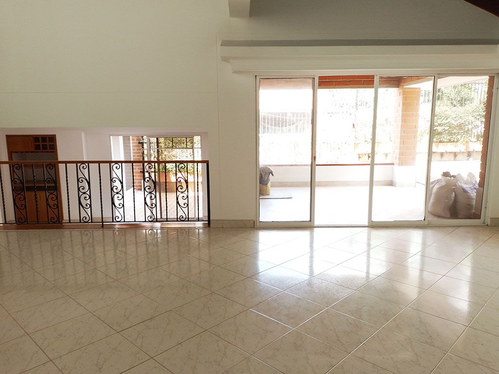 Casa en arriendo o venta Antioquia Medellín San Lucas 261 m2 Habitaciones 4 Baños 4 Garajes 3 Precio venta $1680000000 Precio arriendo $8100000