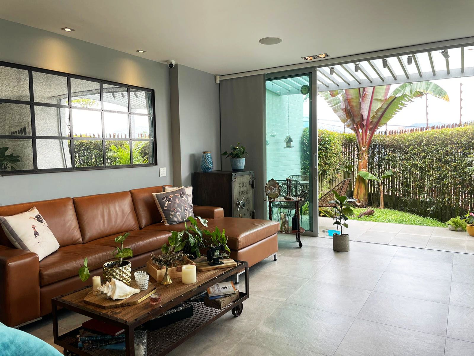 Casa en arriendo Antioquia Envigado Loma Del Atravesado 250 m2 Habitaciones 4 Baños 8 Garajes 3 Precio $12000000