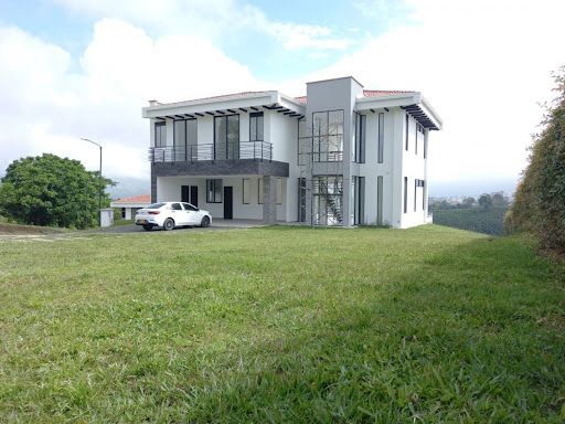 Casa en venta Risaralda Pereira Pereira 590 m2 Habitaciones 5 Baños 8 Garajes 10 Precio $2400000000