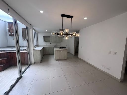 Casa en venta Antioquia Rionegro Gualanday 162 m2 Habitaciones 3 Baños 4 Garajes 2 Precio $990000000