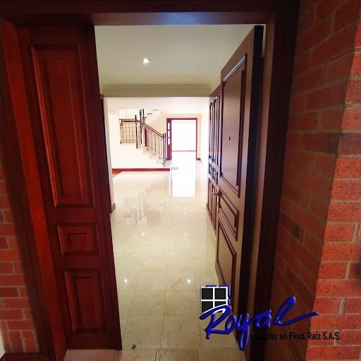 Apartamento en venta Cundinamarca Bogotá Bellavista 493 m2 Habitaciones 3 Baños 13 Garajes 5 Precio $4200000000